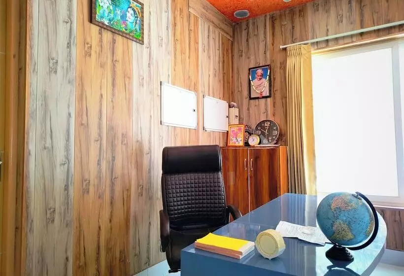 Hotelli Hill River View Resort