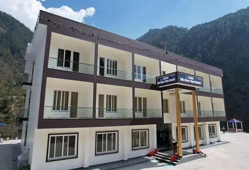 Hotelli Hill River View Resort