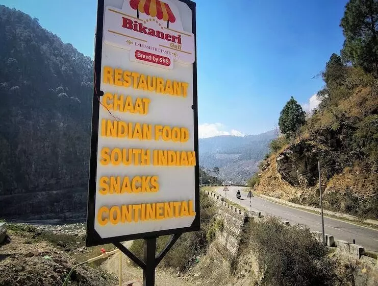 Hotelli Hill River View Resort