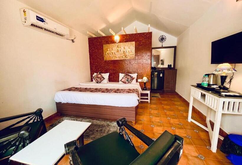 בית מלון כפרי The Winterline Beach Resort, Goa