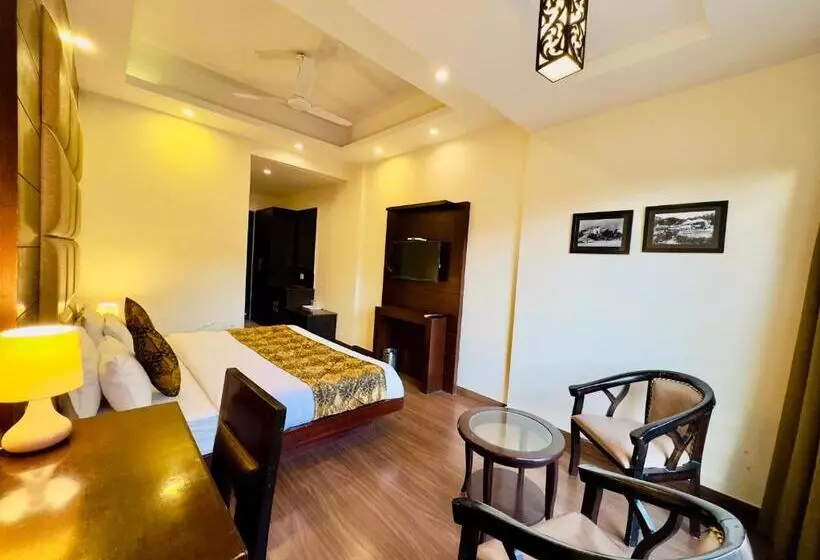 ホテル Khamba Lodge