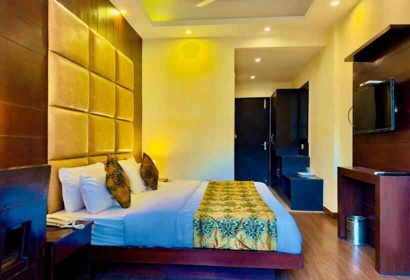 בית מלון כפרי Khamba Lodge