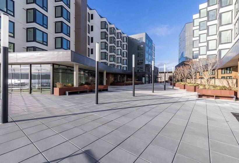 בית מלון כפרי Marina Square Suites