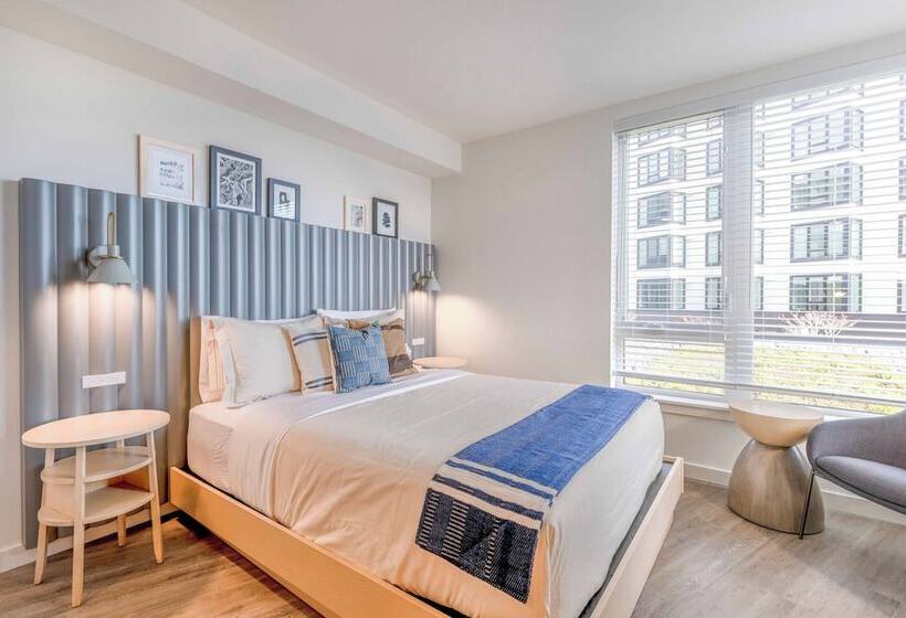 בית מלון כפרי Marina Square Suites