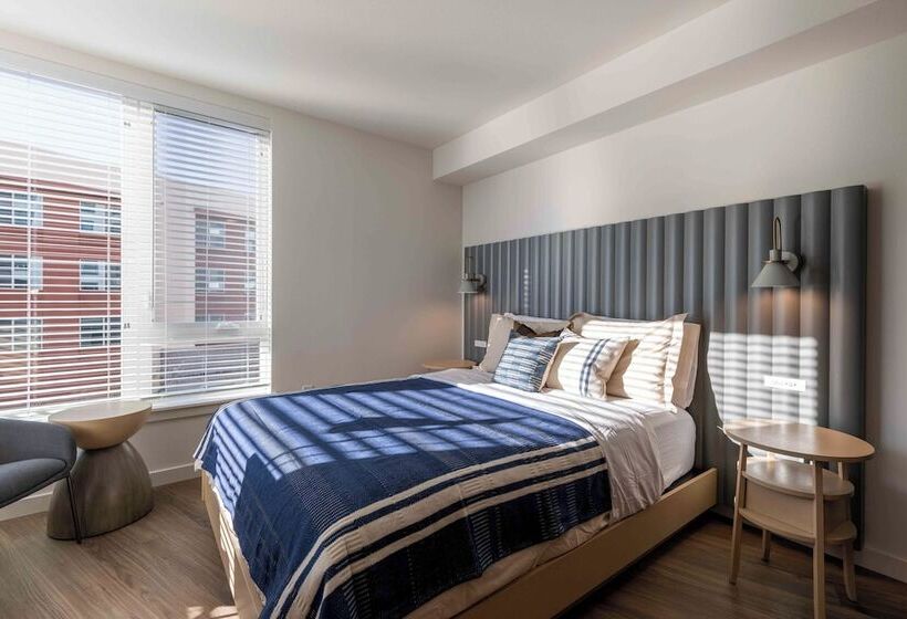 בית מלון כפרי Marina Square Suites