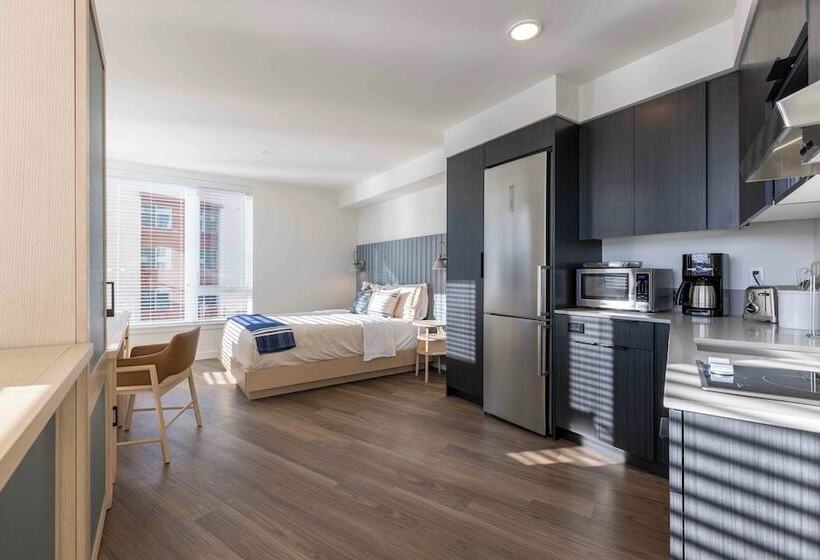 בית מלון כפרי Marina Square Suites