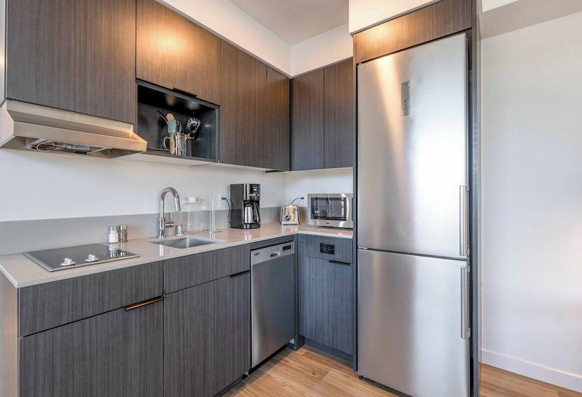 בית מלון כפרי Marina Square Suites