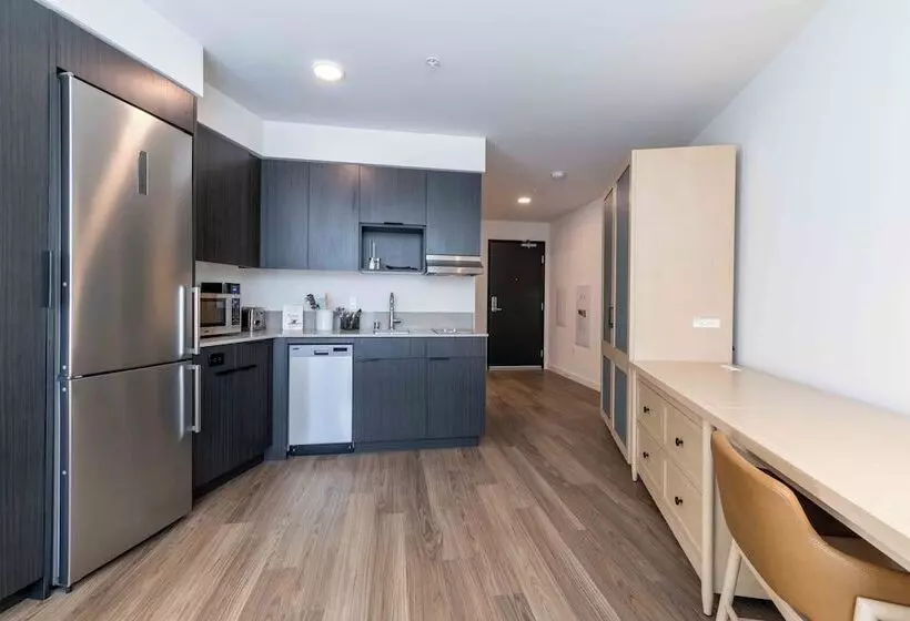 ホテル Marina Square Suites