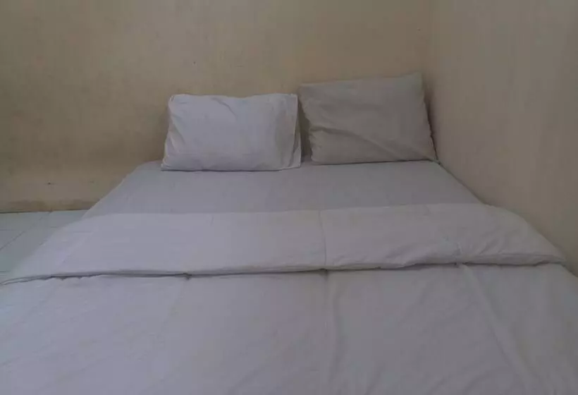 ホテル Spot On 93917 Homestay Adreena Syariah