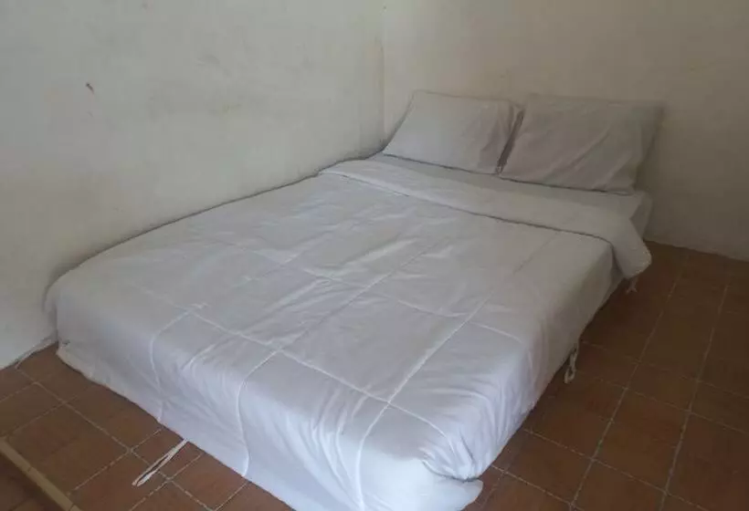 ホテル Spot On 93917 Homestay Adreena Syariah