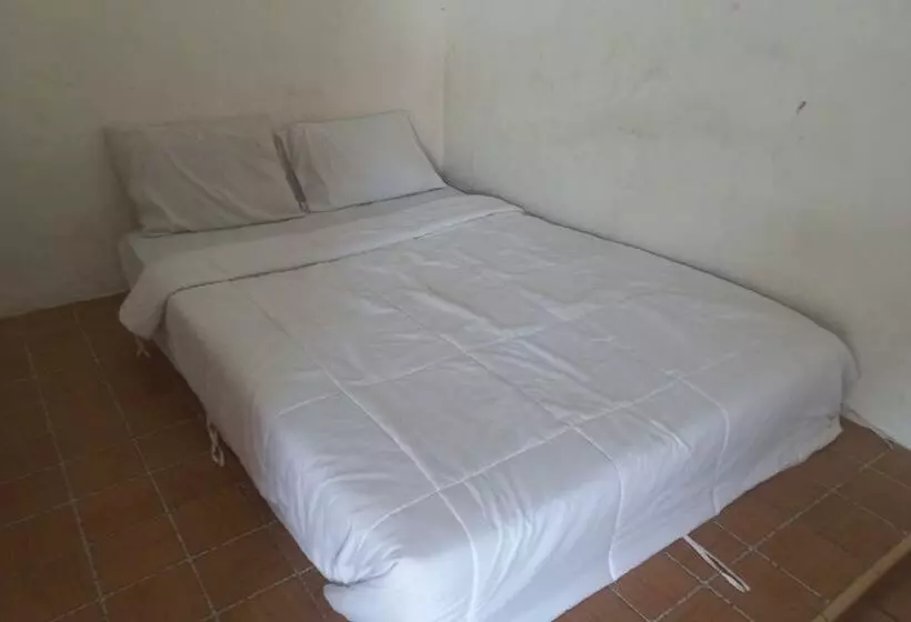 ホテル Spot On 93917 Homestay Adreena Syariah