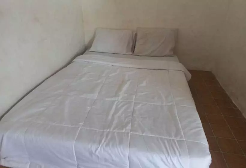 ホテル Spot On 93917 Homestay Adreena Syariah