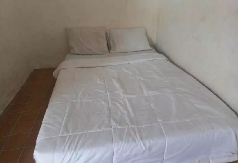 ホテル Spot On 93917 Homestay Adreena Syariah