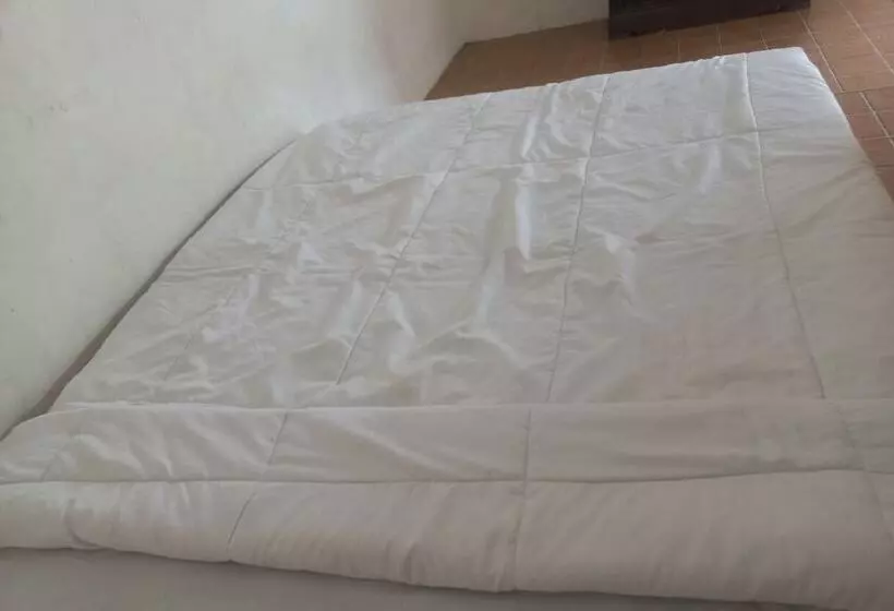 ホテル Spot On 93917 Homestay Adreena Syariah
