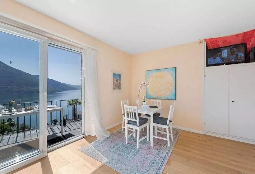 ペンション Peace Over The Lake Rooms   Happy Rentals