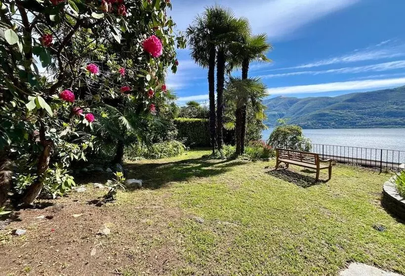 ペンション Peace Over The Lake Rooms   Happy Rentals