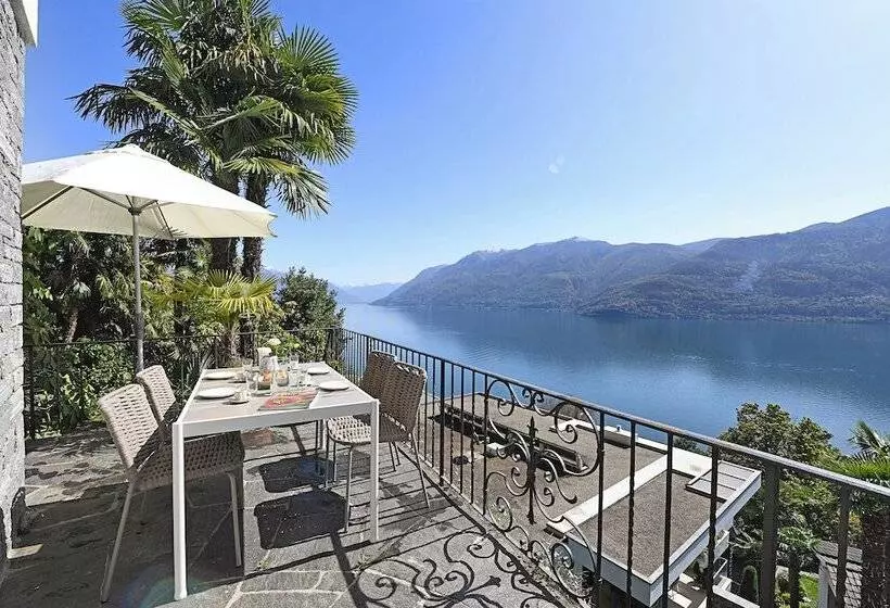 ペンション Peace Over The Lake Rooms   Happy Rentals