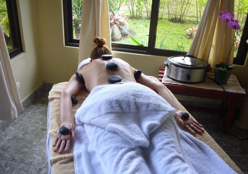 酒店 Blue River Resort & Hot Springs