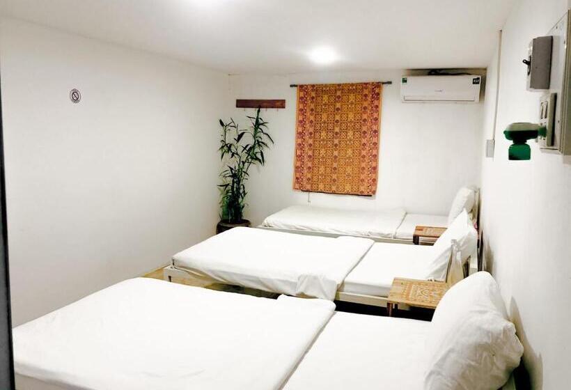 پانسیون Tingkham Guesthouse