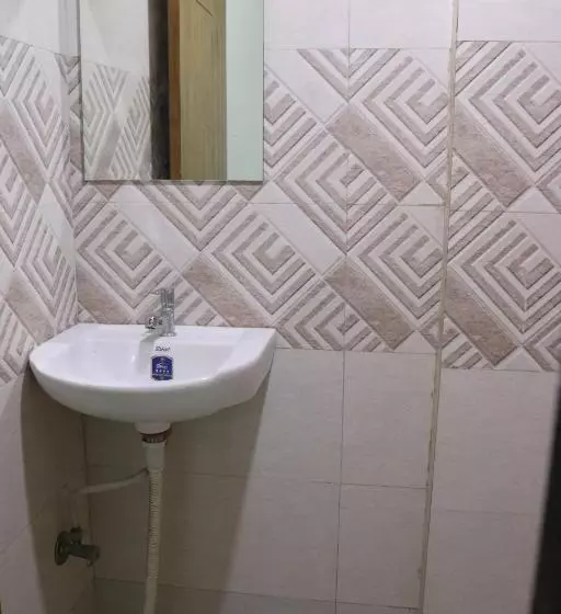 Hotel Krishna Kunj Inn