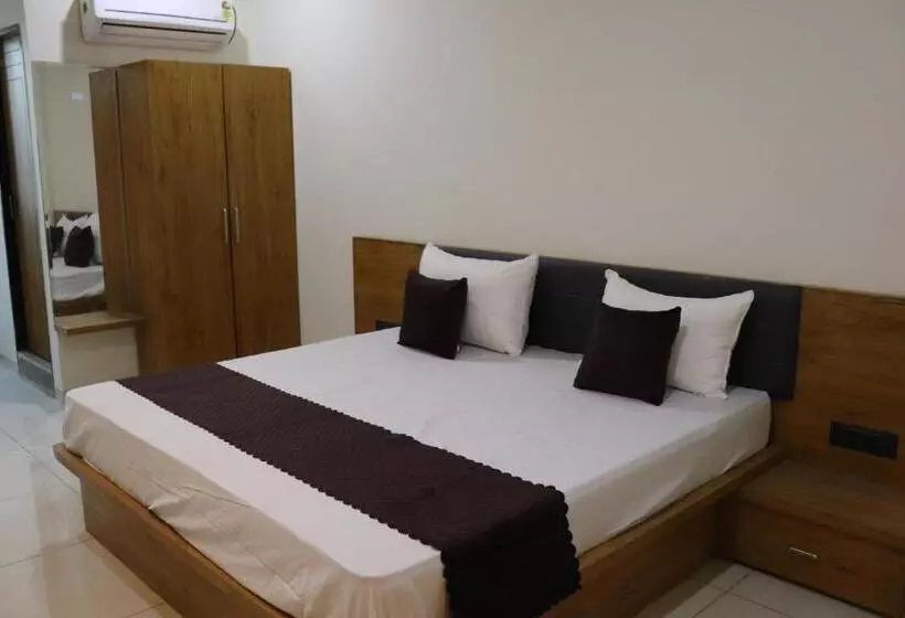 Hotel Krishna Kunj Inn