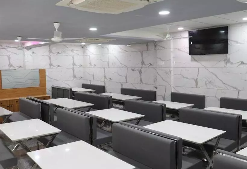 Hotel Krishna Kunj Inn