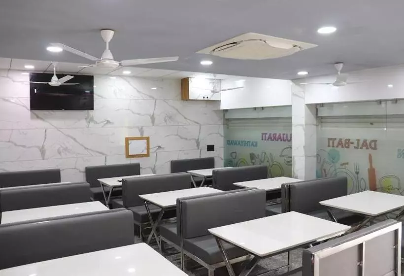 Hotel Krishna Kunj Inn