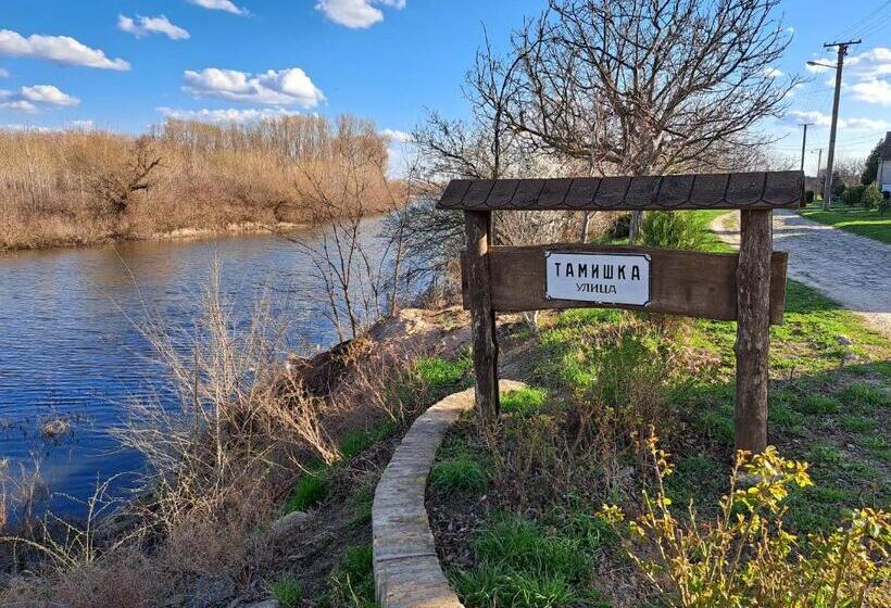 پانسیون Eagles Court   Orlovski Vrt