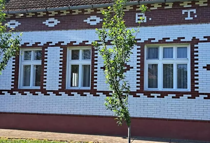 پانسیون Eagles Court Orlovski Vrt