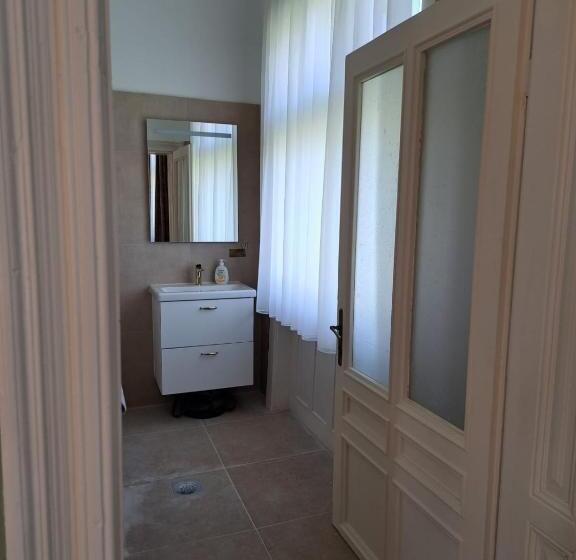 پانسیون Eagles Court   Orlovski Vrt