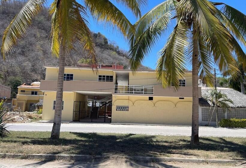 Hotel And Bungalows Palaces