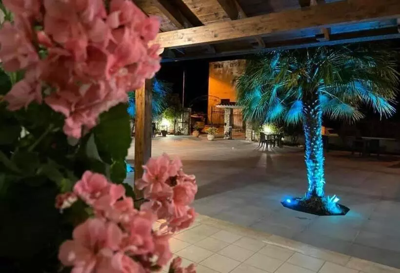 هتل Borgo Albergo Vulturis