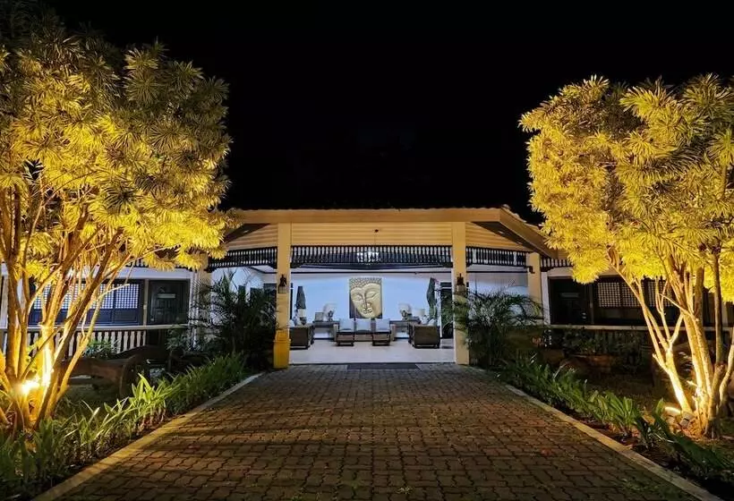 Hotelli Grand Villa Laguna