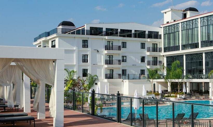 Hotelli Ramada By Wyndham Dalaman