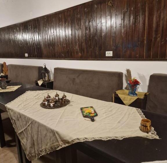 پانسیون Conacul Voievozilor