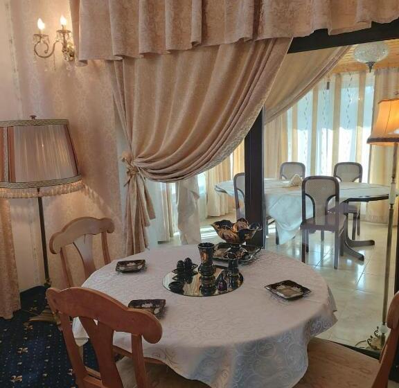 پانسیون Conacul Voievozilor