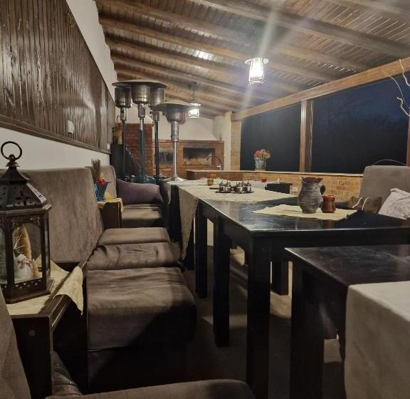 پانسیون Conacul Voievozilor