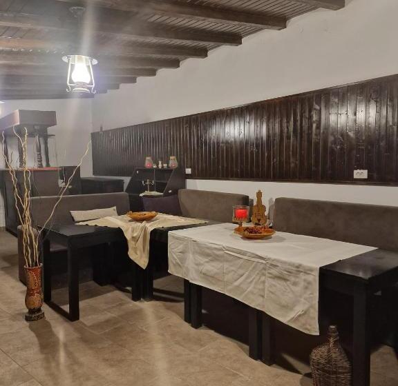 پانسیون Conacul Voievozilor