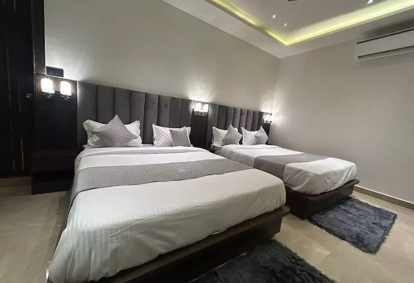 Hotelli Majestic Grand By Mng Rooms