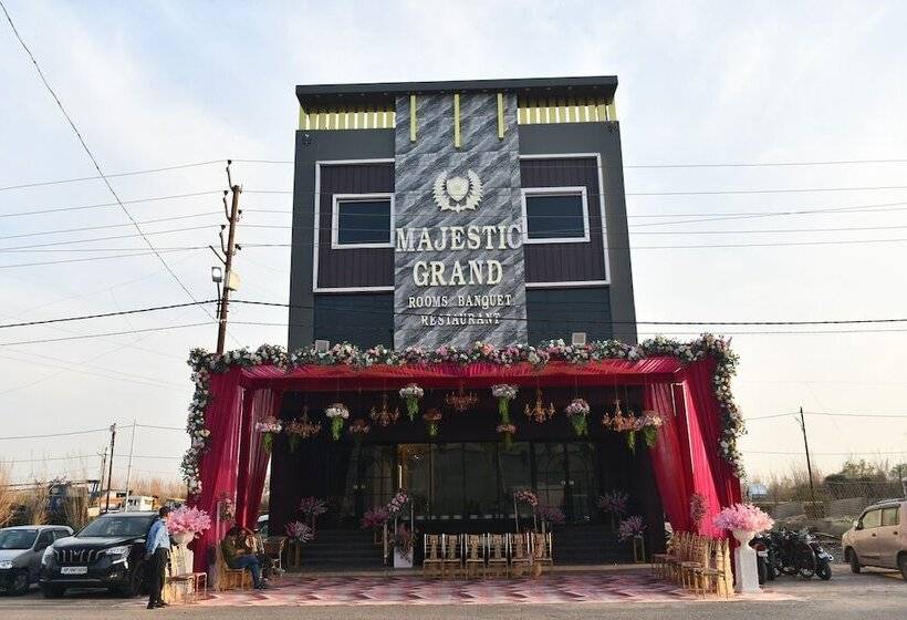 Hotel Majestic Grand By Mng Rooms