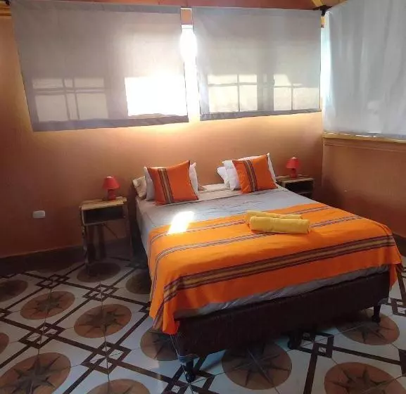 هاستل La Casa Colorada