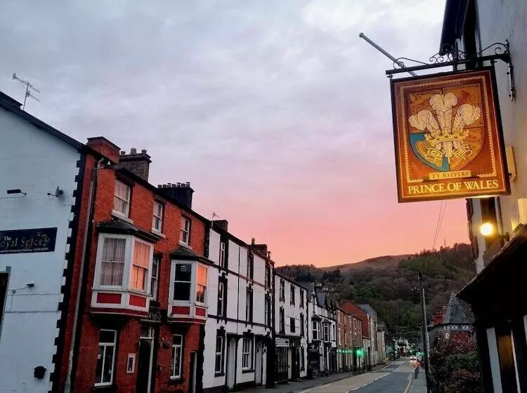 Retkeilymaja Prince Of Wales Pub And Accommodation