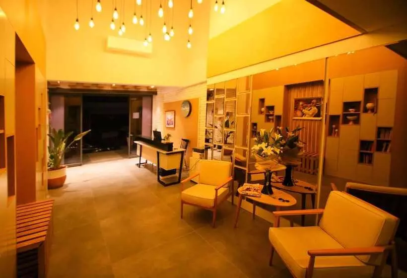 Krem Marin Suits Otel