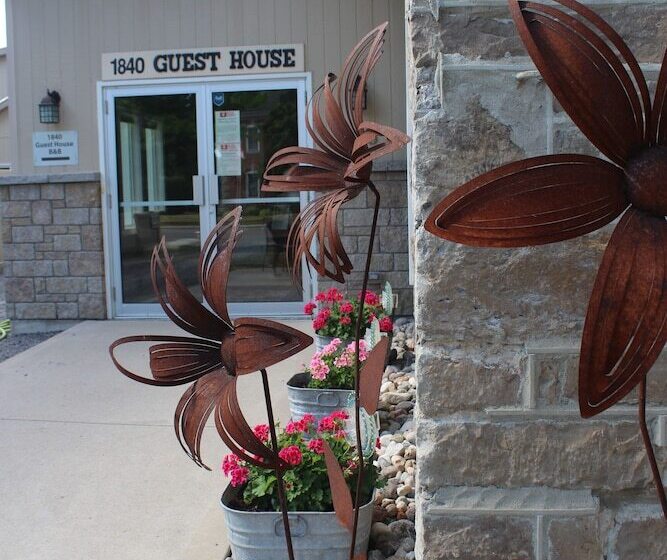 Bed and Breakfast 1840 Guest House