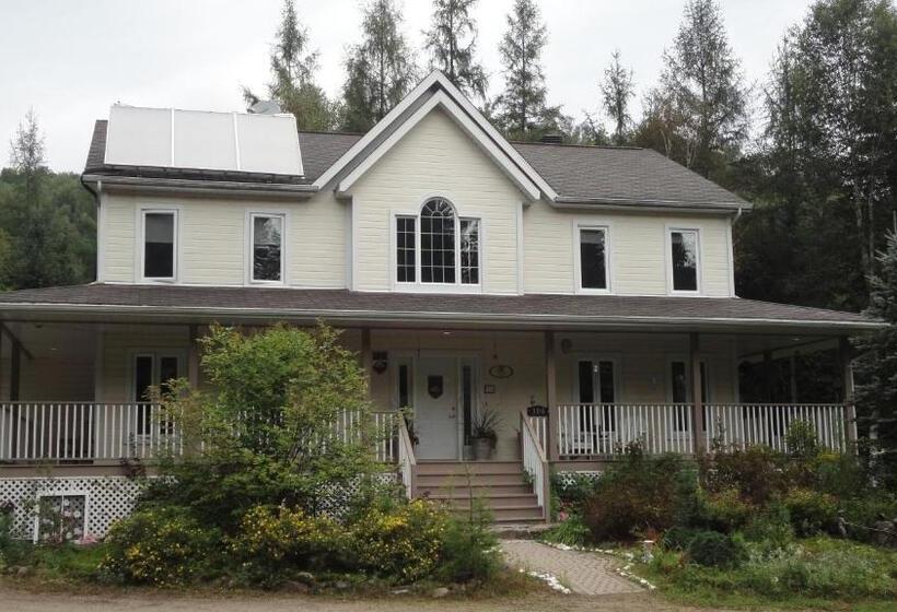 مبيت وإفطار Gîte Crystal Inn