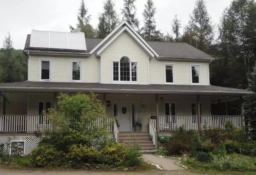 تختخواب و صبحانه Gîte Crystal Inn