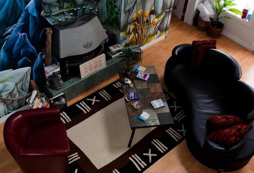 مبيت وإفطار Gîte Crystal Inn