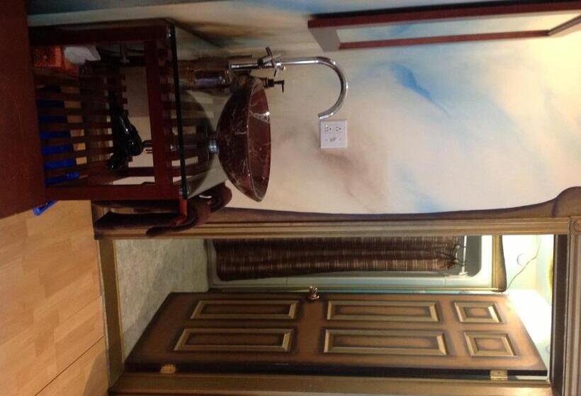 مبيت وإفطار Gîte Crystal Inn