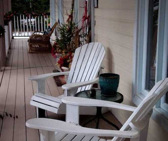 مبيت وإفطار Gîte Crystal Inn