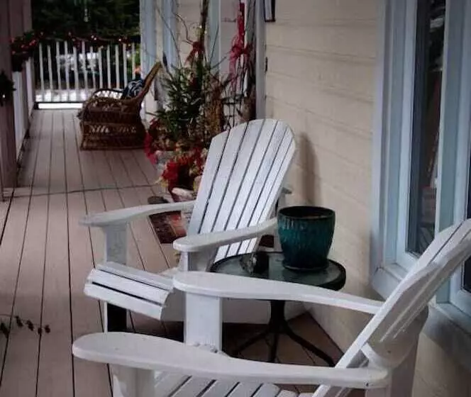 تختخواب و صبحانه Gîte Crystal Inn